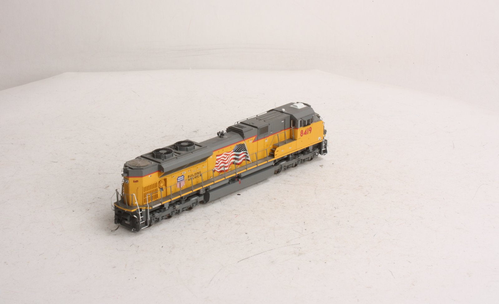 Athearn G68623 HO EMD SD70ACe Diesel Locomotive #8419 w/DCC & Sound