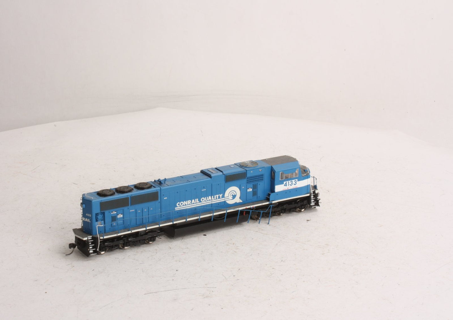 Athearn G64753 Conrail HO SD70MAC Powered Diesel Locomotive