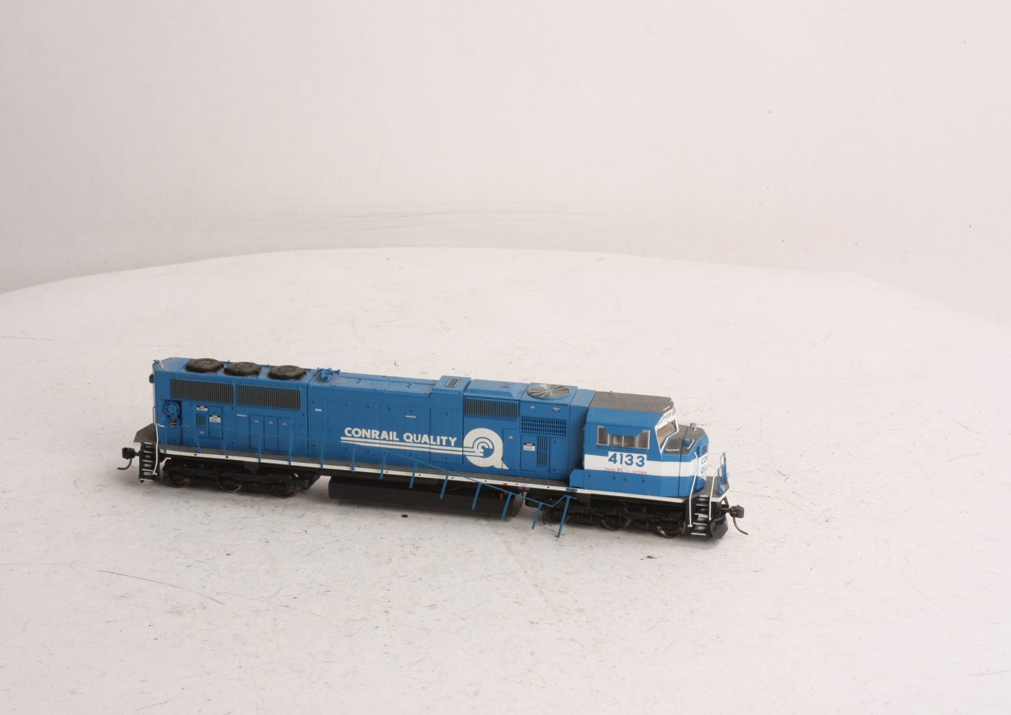 Athearn G64753 Conrail HO SD70MAC Powered Diesel Locomotive