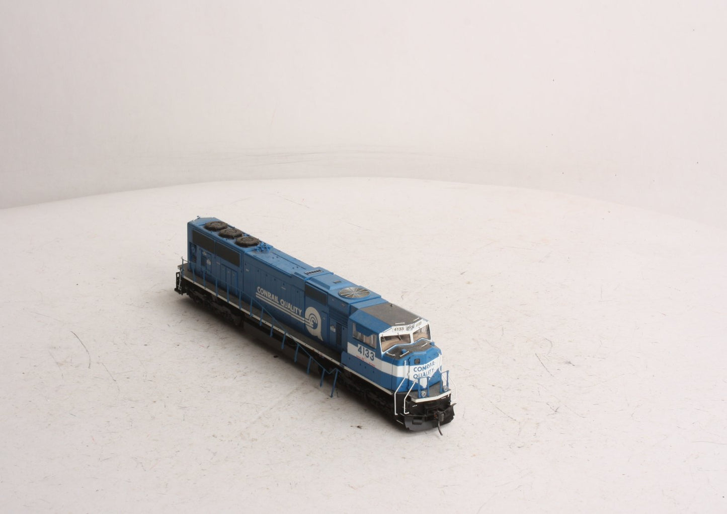 Athearn G64753 Conrail HO SD70MAC Powered Diesel Locomotive