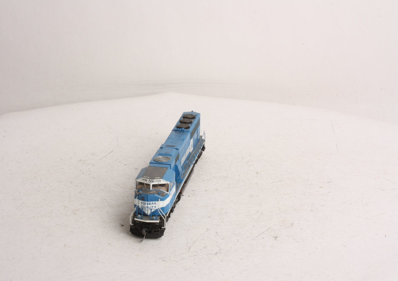 Athearn G64753 Conrail HO SD70MAC Powered Diesel Locomotive