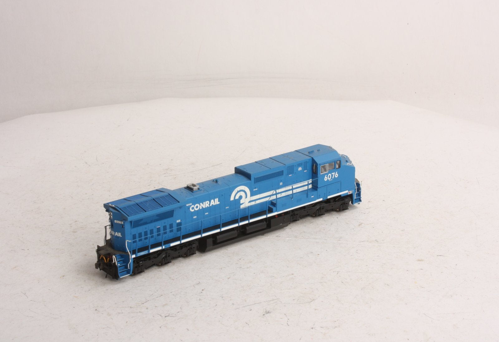 Atlas 10000779 HO Dash 8-40CW w/DCC & Sound, CR #6076
