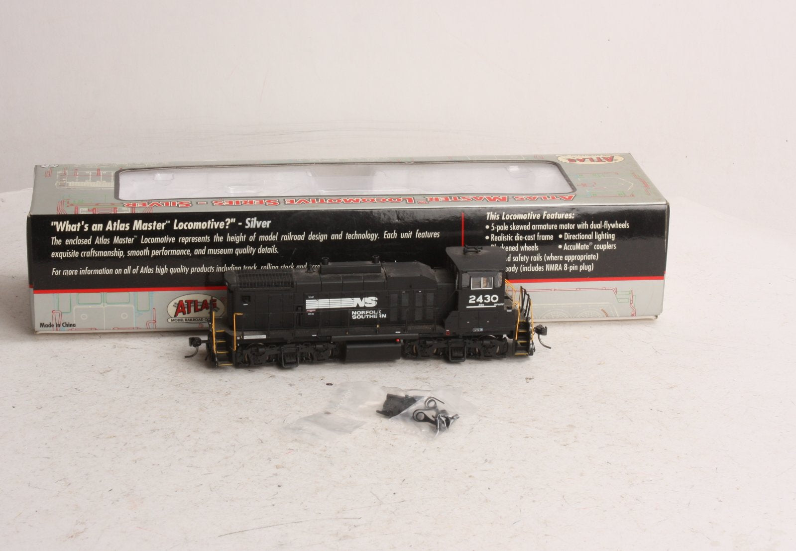 Atlas 9973 HO MP15DC NS #2430/blk&wht