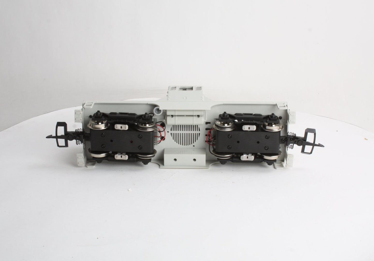 USA Trains R22150 G Undecorated 44-Ton Diesel Locomotive