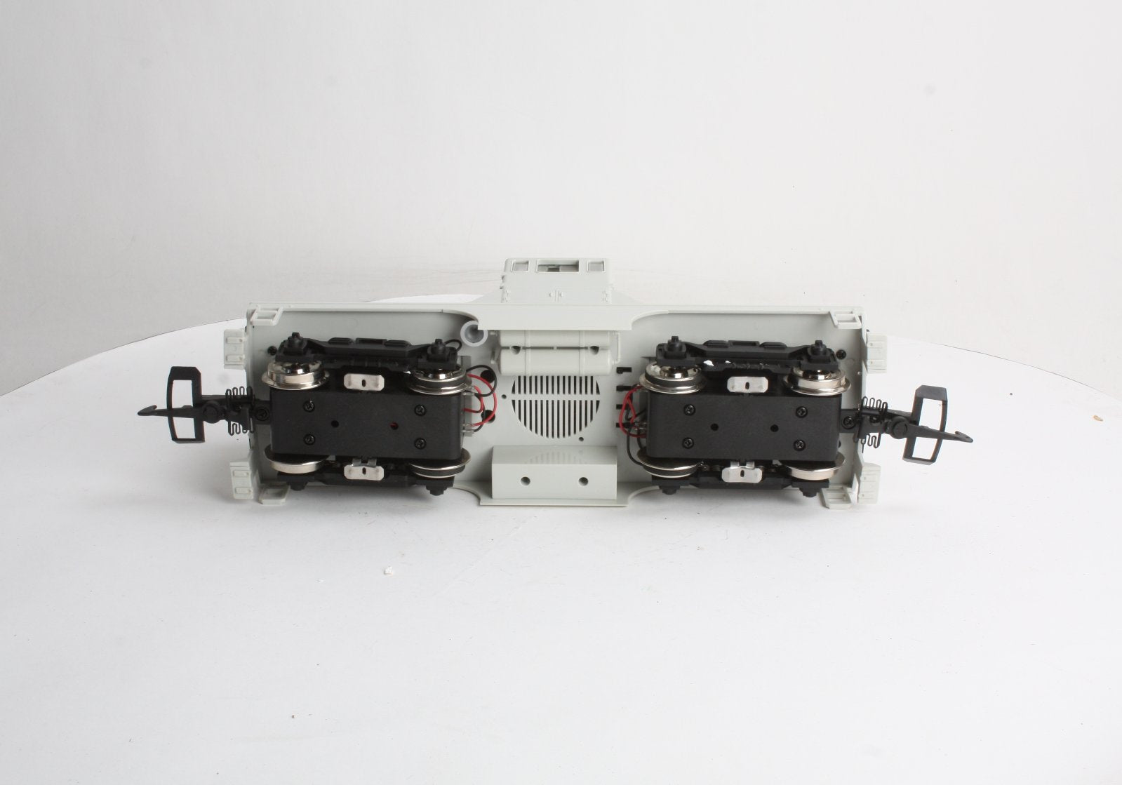 USA Trains R22150 G Undecorated 44-Ton Diesel Locomotive