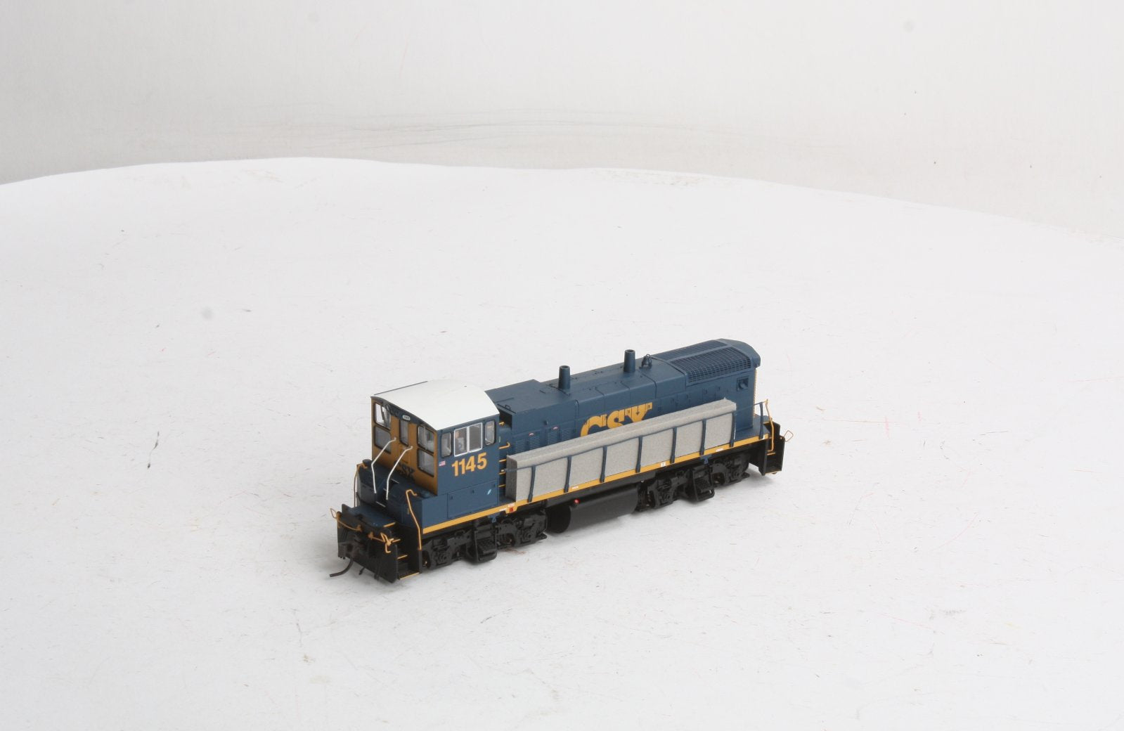 Atlas 9966 CSX MP15DC #1145 w/DCC