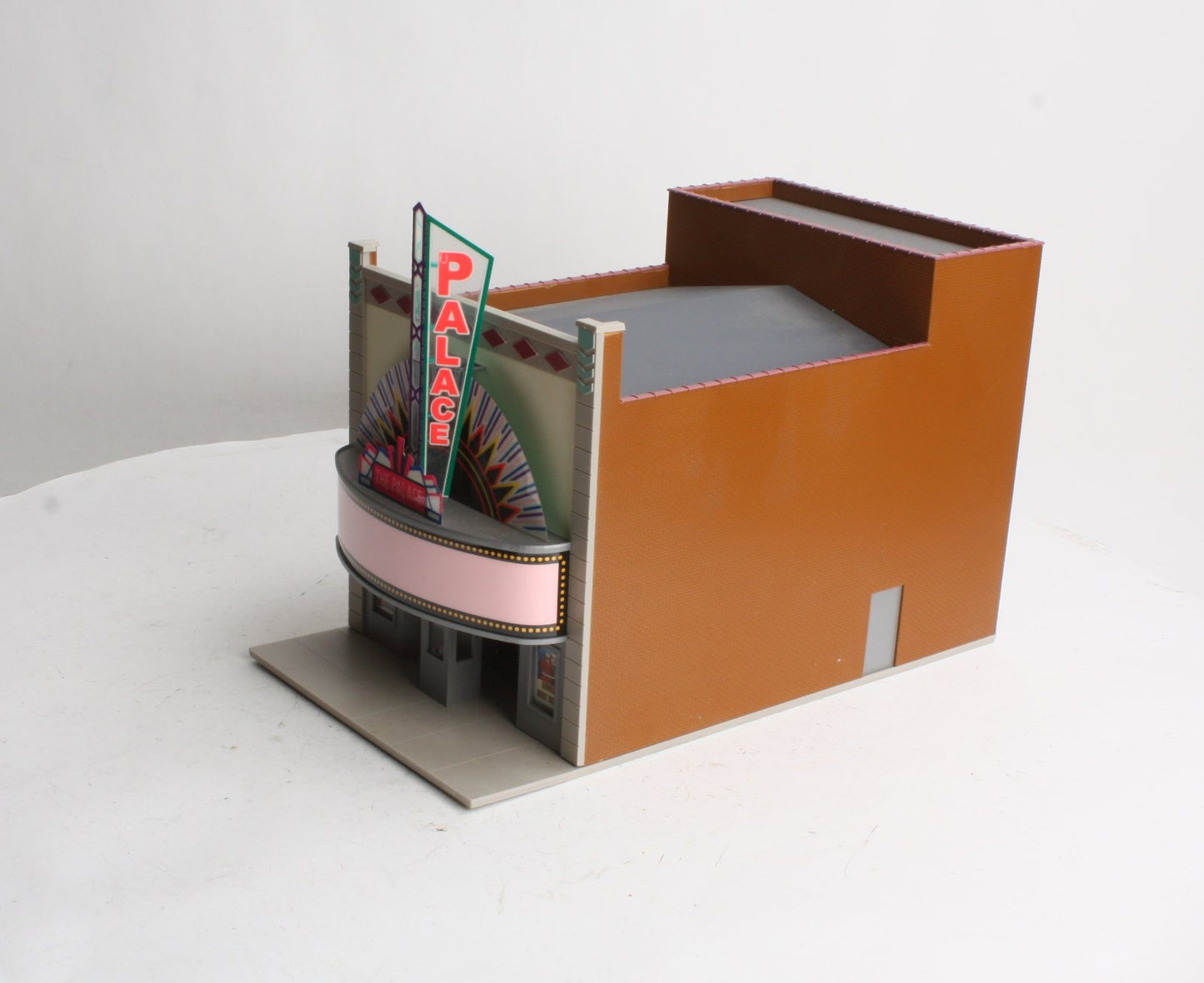 Walthers 933-2713 O/O27 Built-Ups Palace Theater W/Lighted Marquee