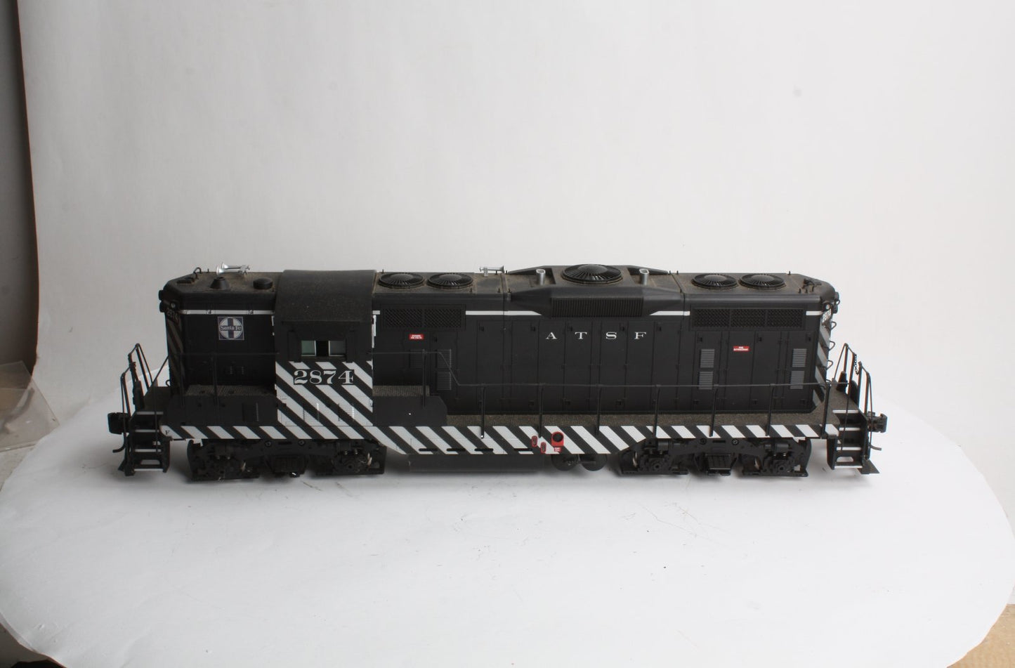 USA Trains 22126 G Santa Fe GP-9 Diesel Locomotive