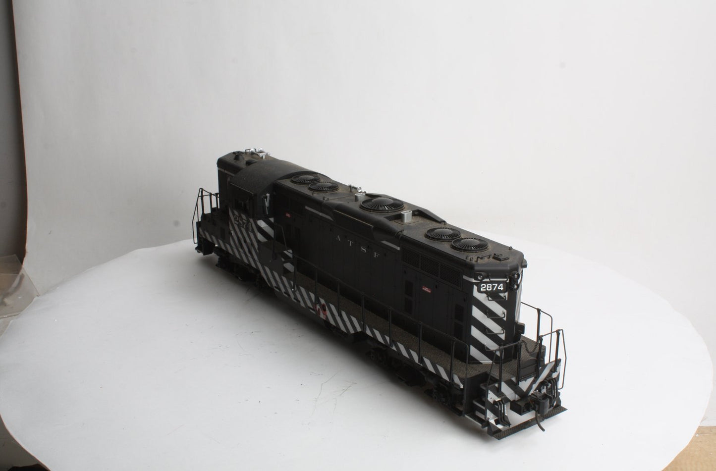 USA Trains 22126 G Santa Fe GP-9 Diesel Locomotive