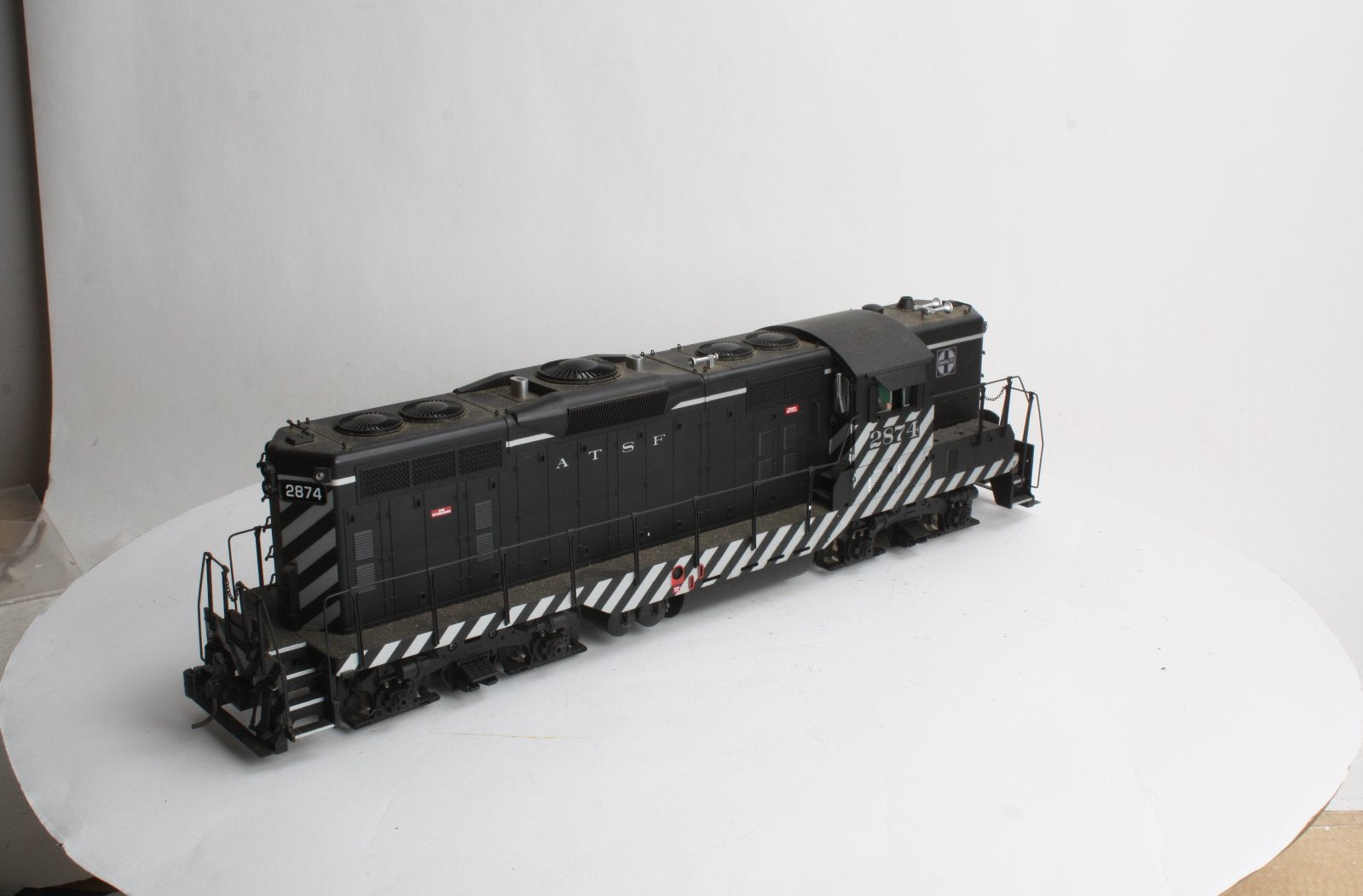 USA Trains 22126 G Santa Fe GP-9 Diesel Locomotive