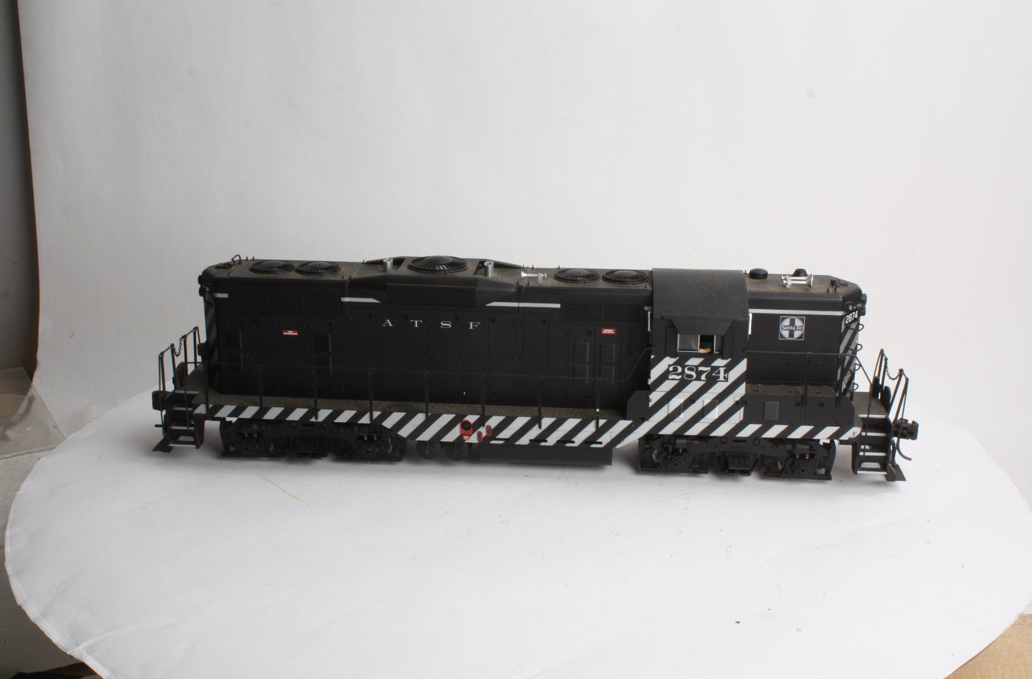 USA Trains 22126 G Santa Fe GP-9 Diesel Locomotive