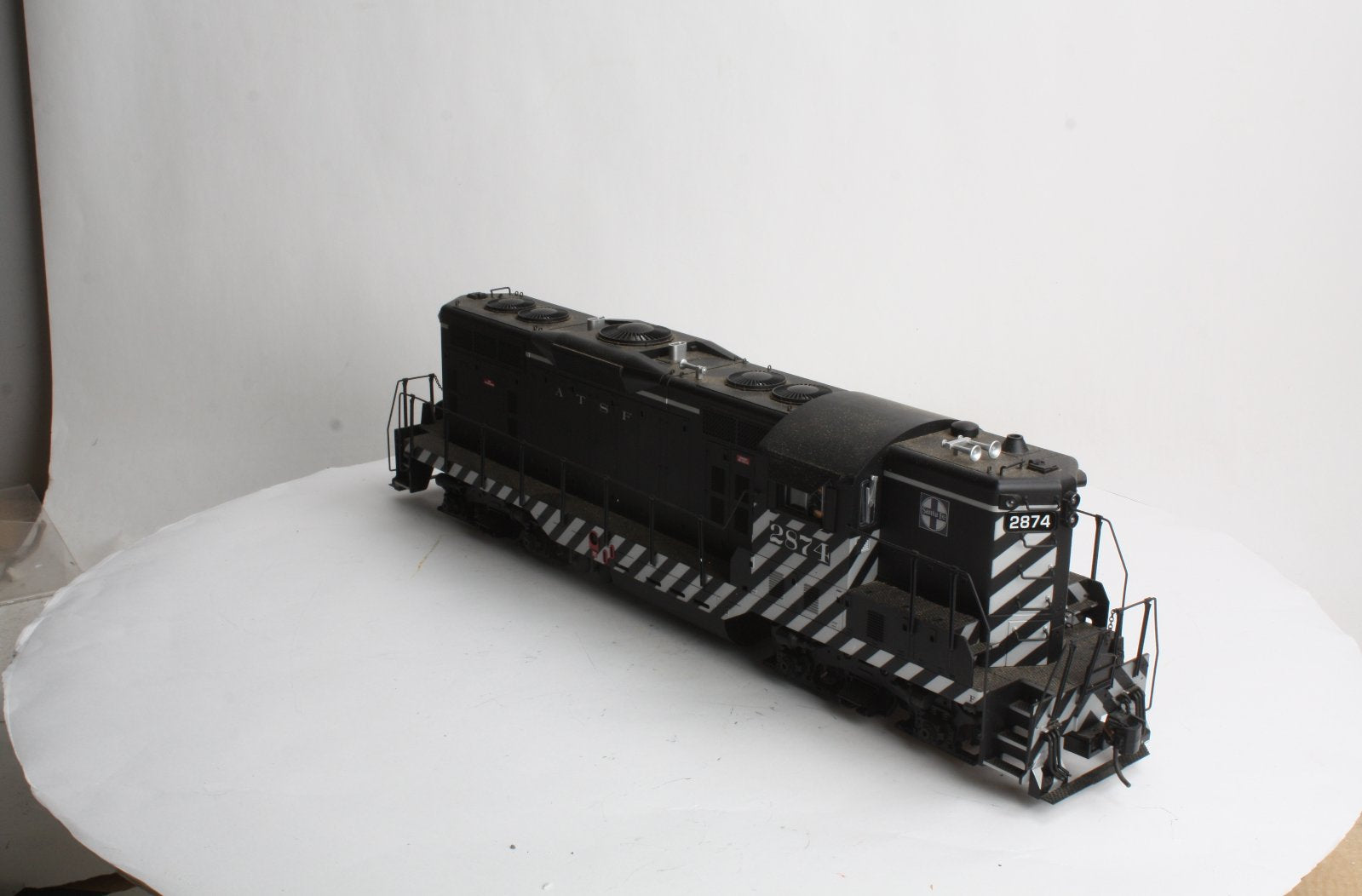 USA Trains 22126 G Santa Fe GP-9 Diesel Locomotive