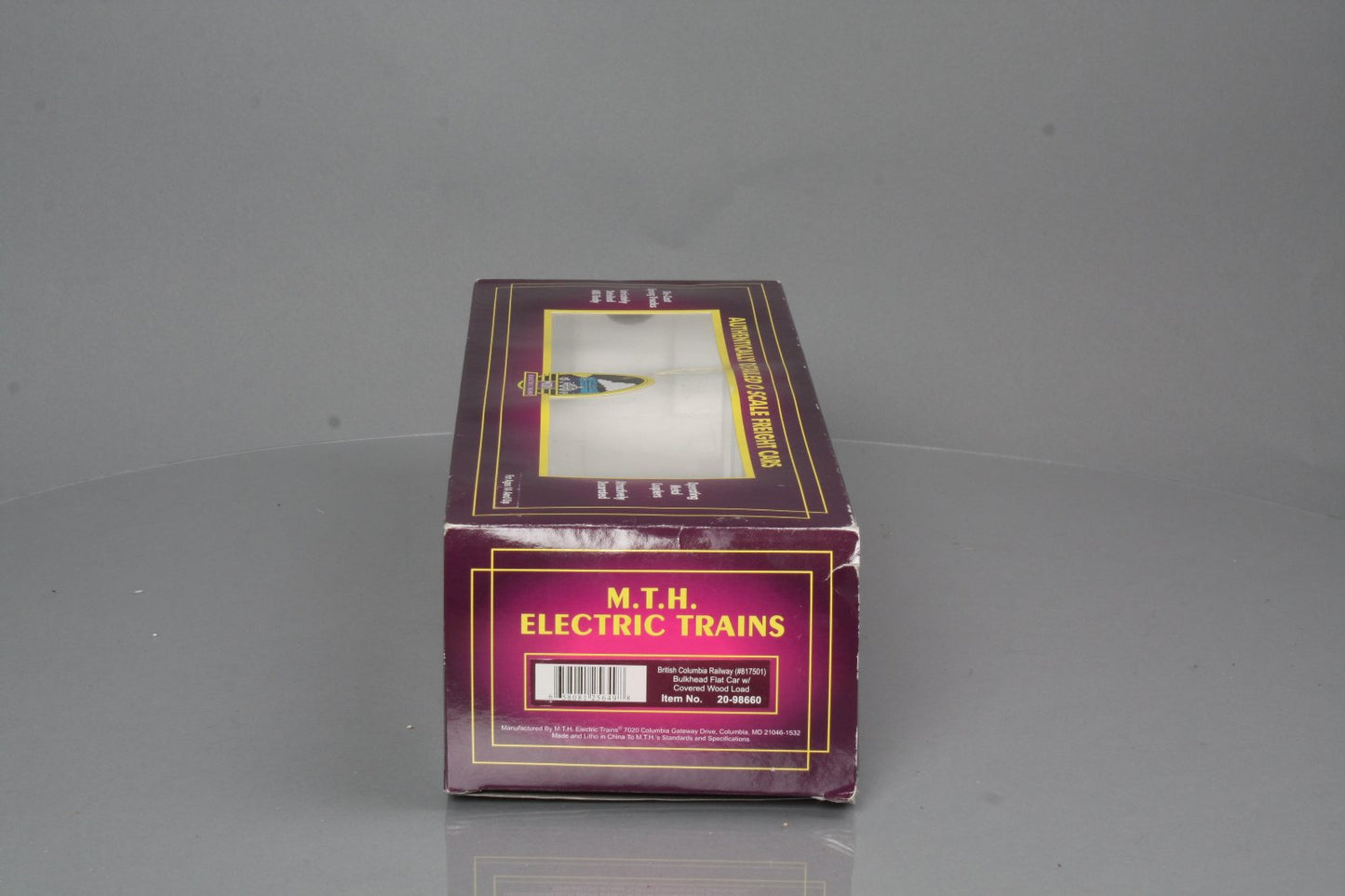 MTH 20-98660 British Columbia Flat Car w/ Bulkheads & Covered Wood Load #817501