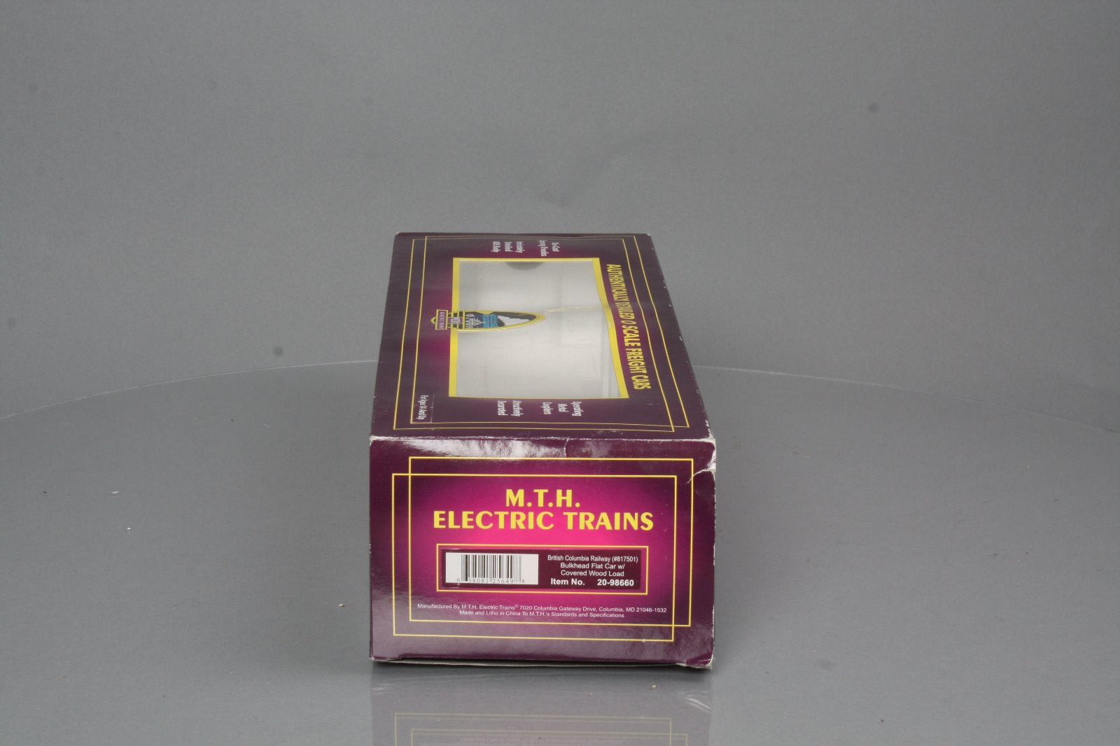 MTH 20-98660 British Columbia Flat Car w/ Bulkheads & Covered Wood Load #817501