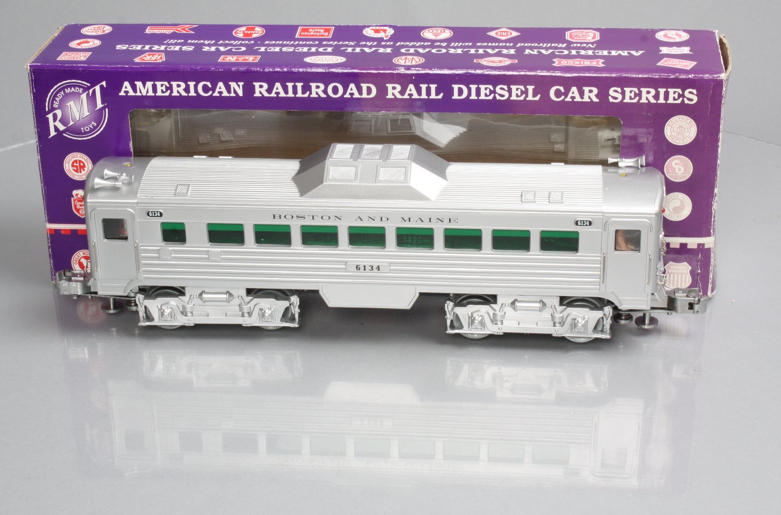 RMT 5422 O Boston & Maine Powered Rail Diesel Car #6134