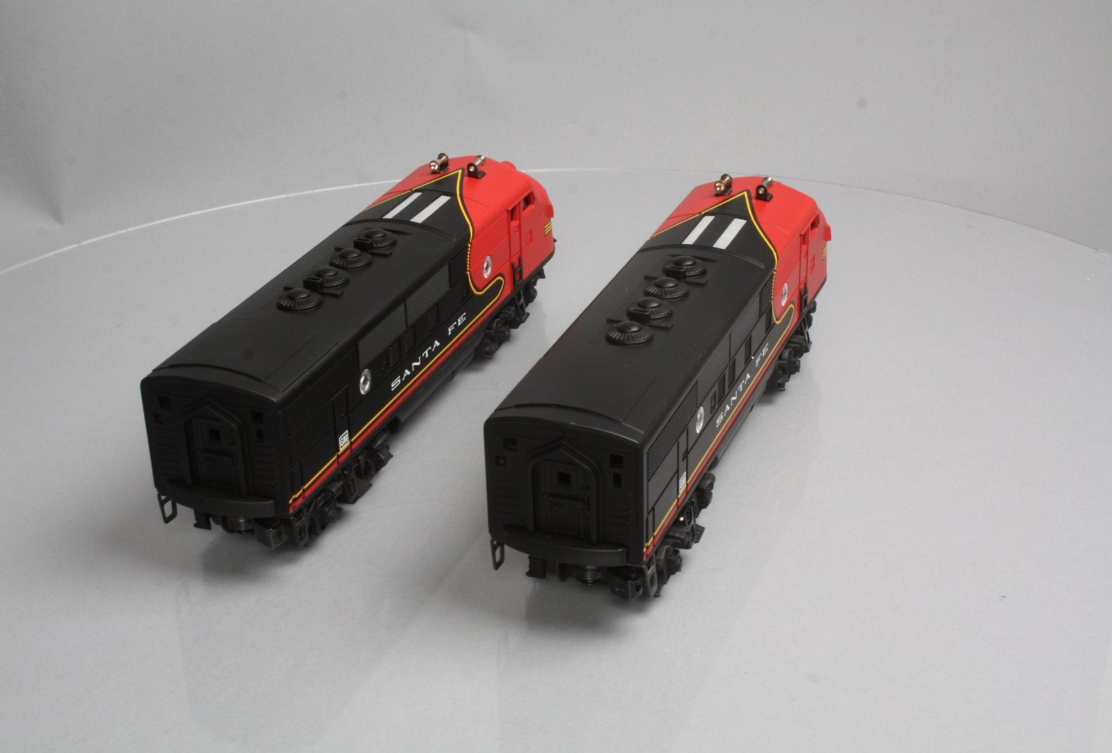 Williams 20196 O Santa Fe Red/Black F-3 AA Diesel Locomotive Set