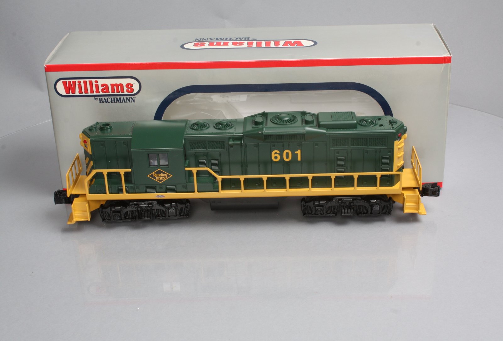 Williams 21433 O Gauge Reading GP9 Powered Diesel Locomotive #601