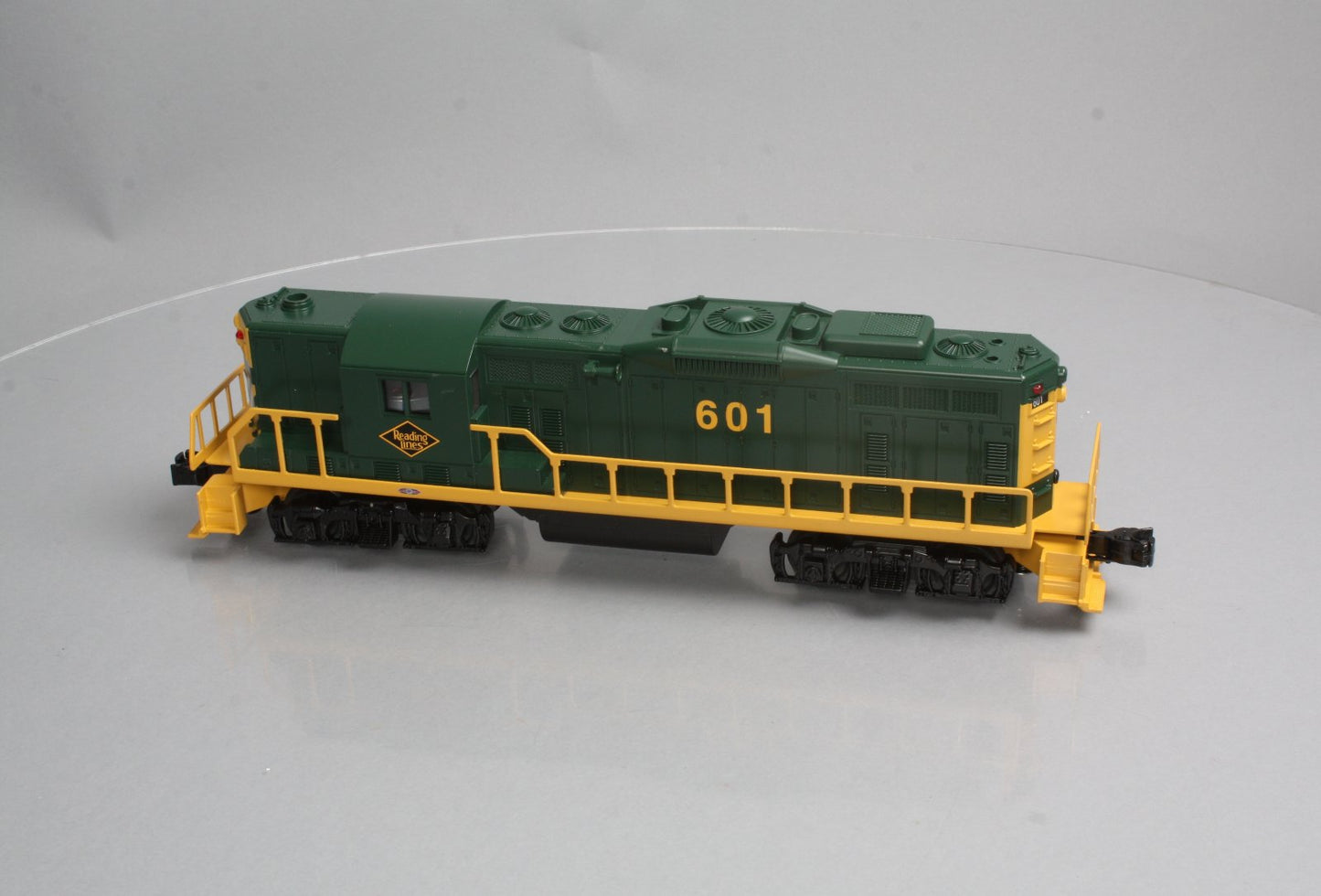 Williams 21433 O Gauge Reading GP9 Powered Diesel Locomotive #601