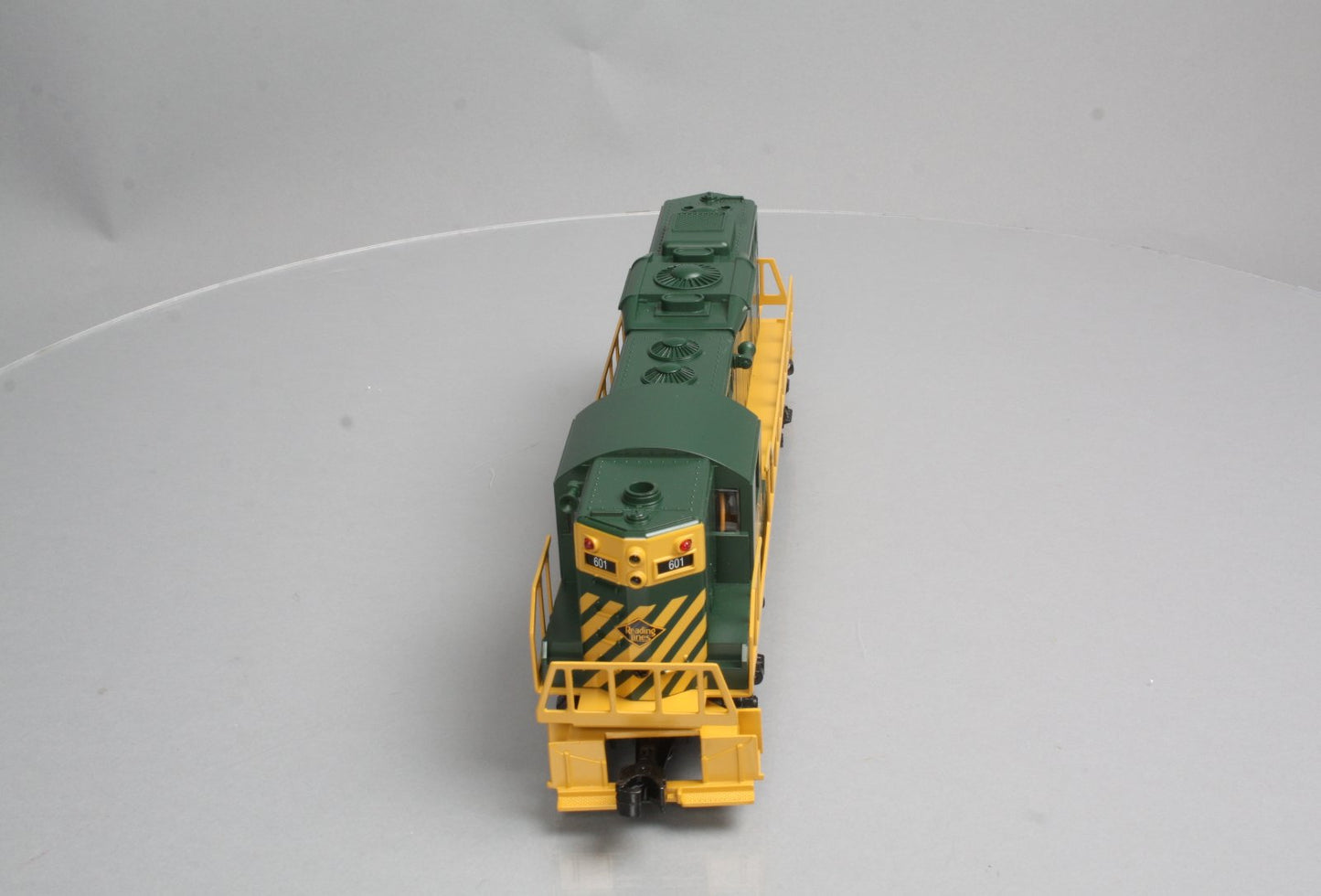 Williams 21433 O Gauge Reading GP9 Powered Diesel Locomotive #601