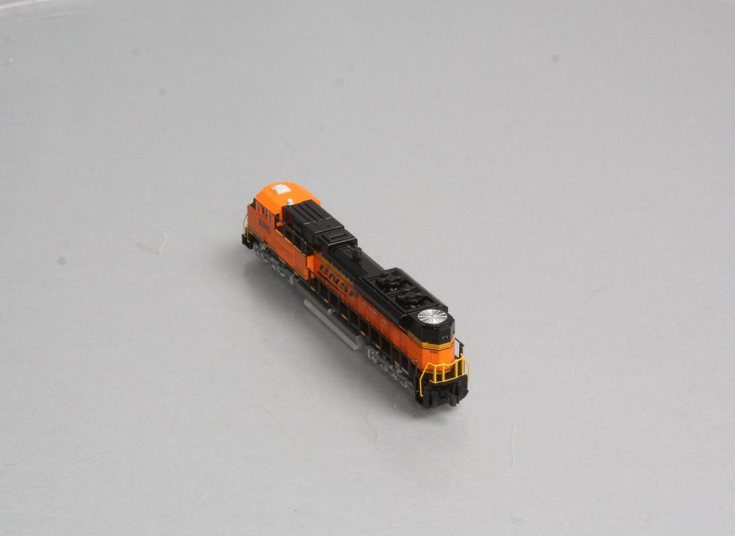 Kato 176-8417 BNSF SD70ACe Diesel Locomotive #9385