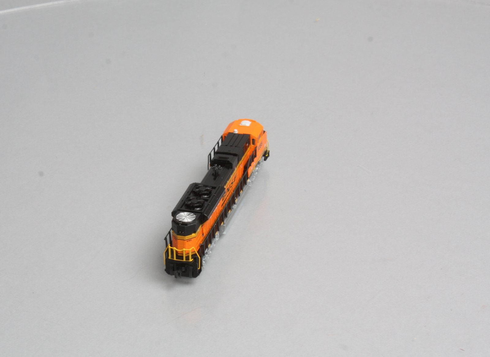Kato 176-8417 BNSF SD70ACe Diesel Locomotive #9385