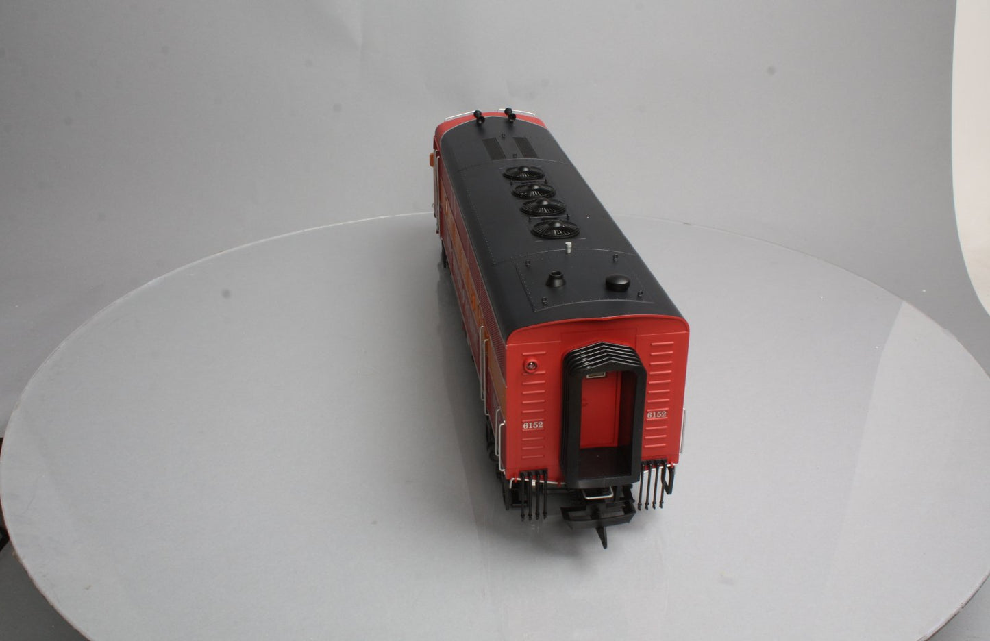 USA Trains 22370 G Scale SP "Daylight" F-3A Powered Diesel Locomotive #6152