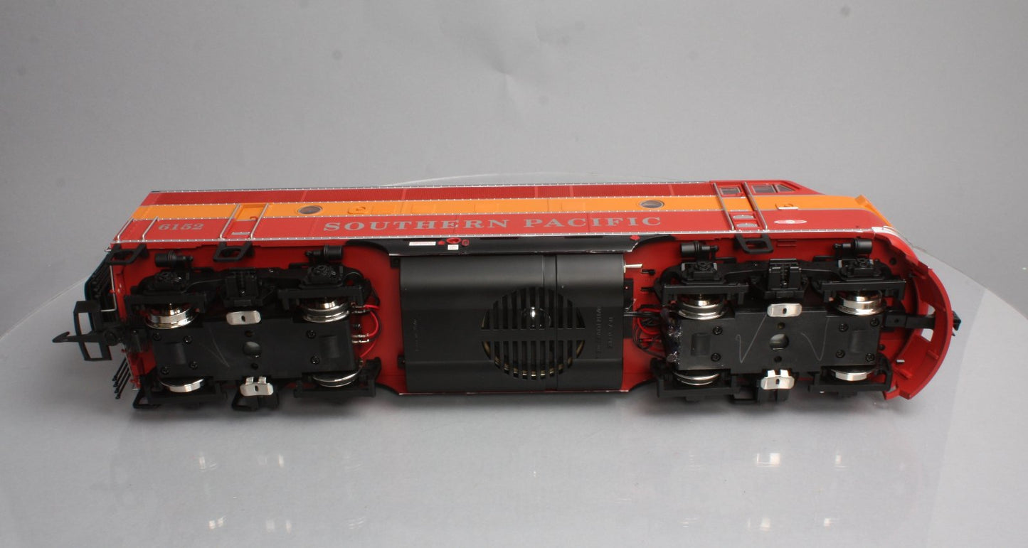 USA Trains 22370 G Scale SP "Daylight" F-3A Powered Diesel Locomotive #6152