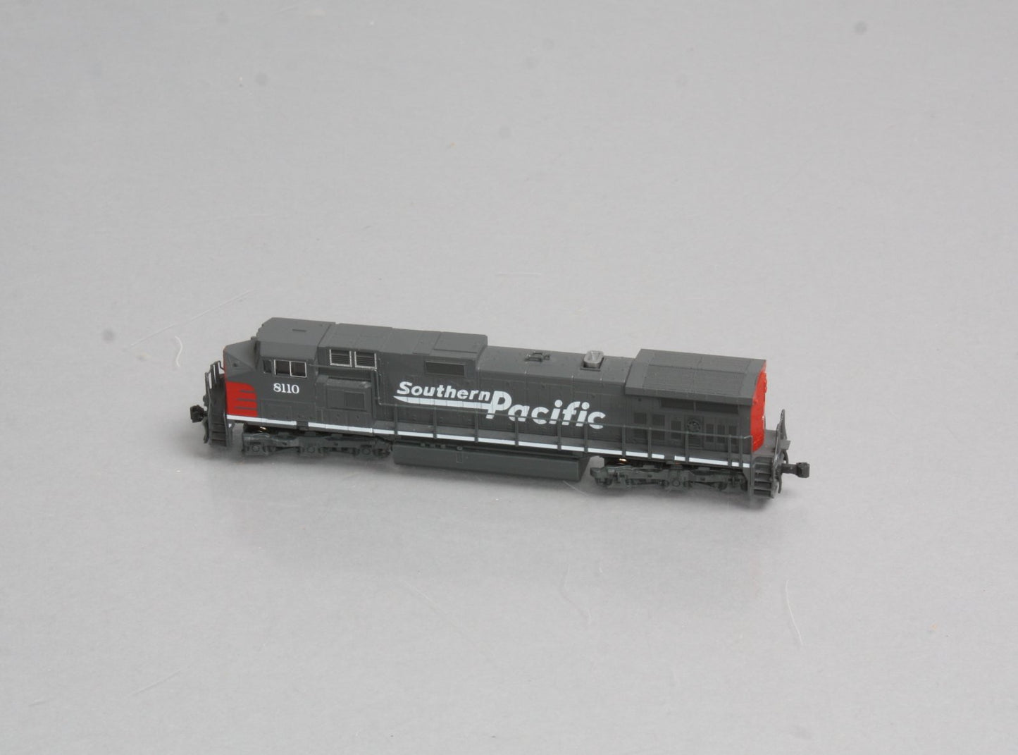 Kato 176-3611 N Southern Pacific C44-9W Diesel Locomotive #8110