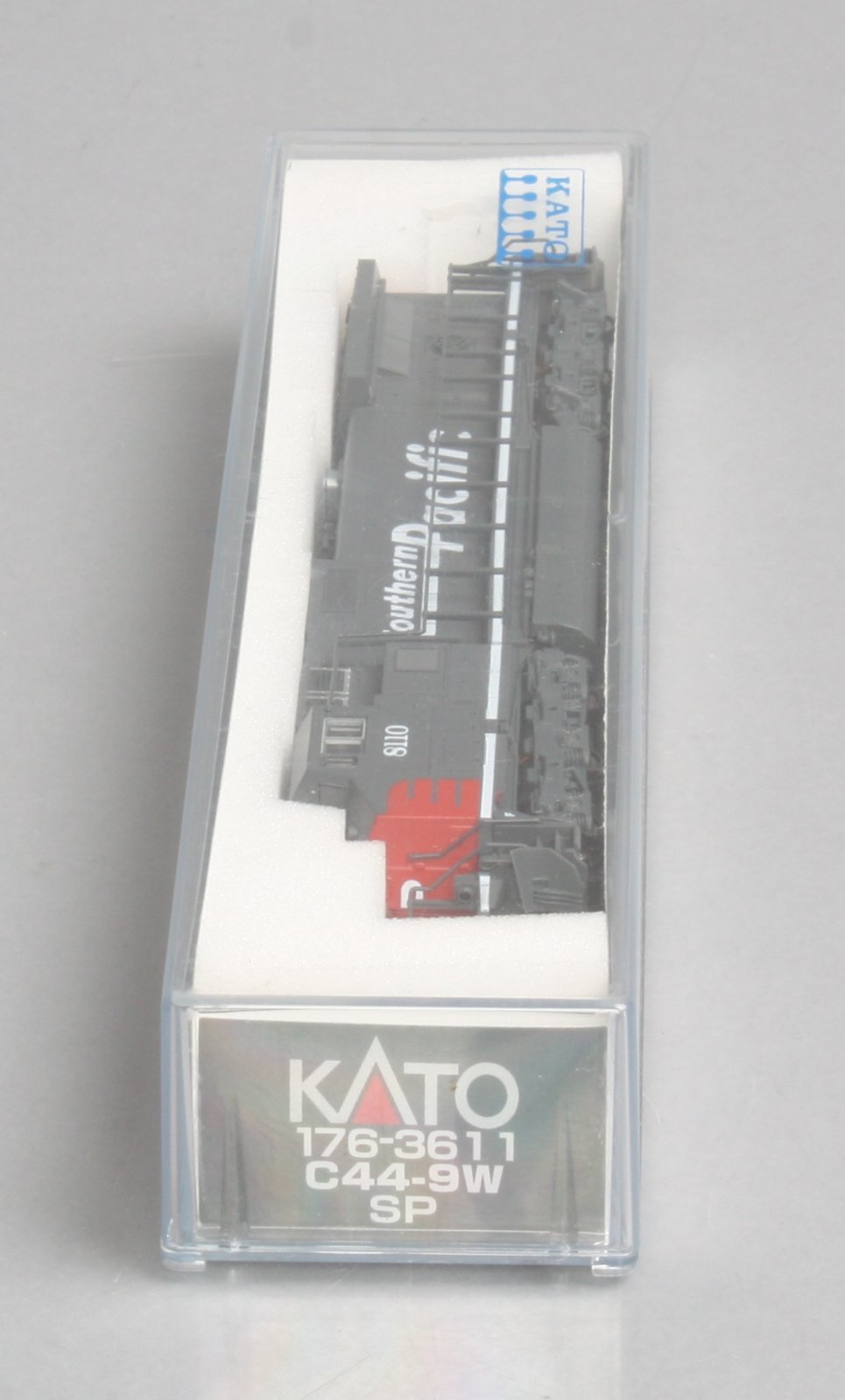 Kato 176-3611 N Southern Pacific C44-9W Diesel Locomotive #8110