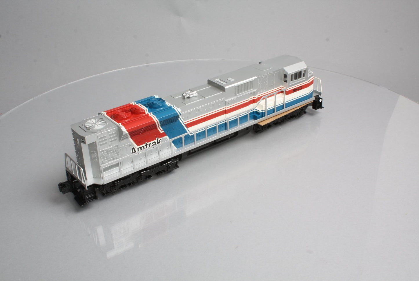 Williams 21808 Amtrak SD90 Powered Diesel Locomotive #8643