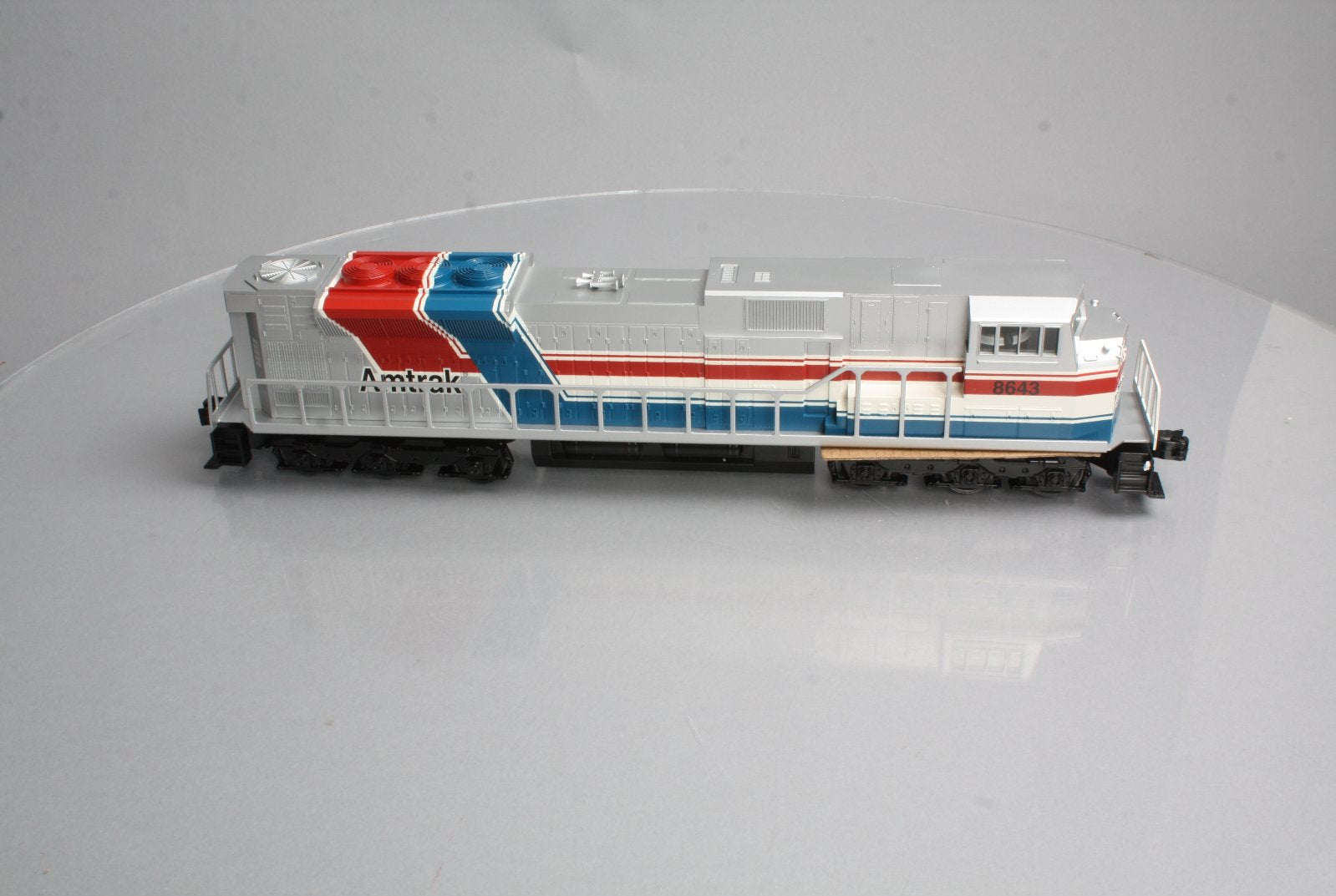 Williams 21808 Amtrak SD90 Powered Diesel Locomotive #8643