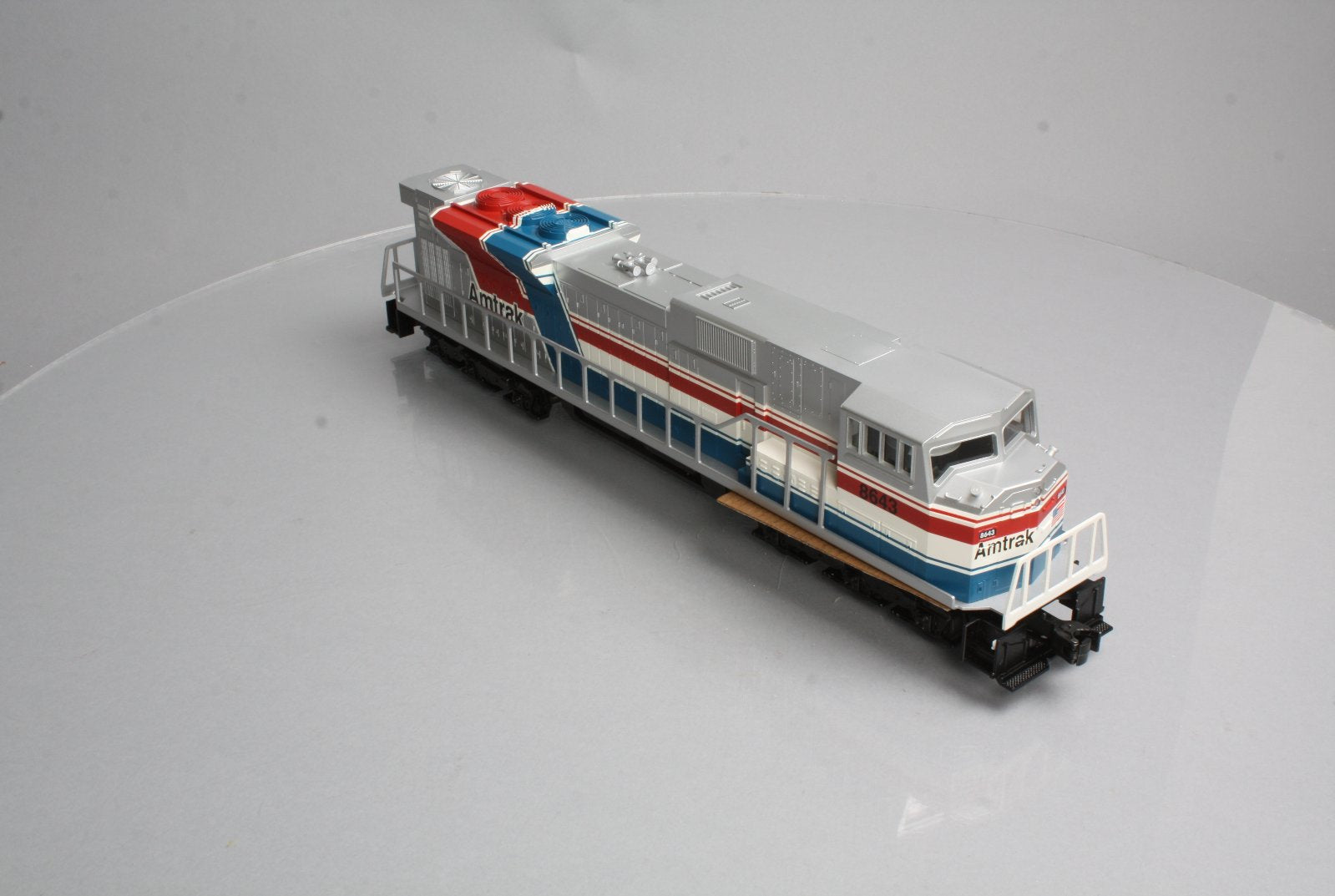 Williams 21808 Amtrak SD90 Powered Diesel Locomotive #8643