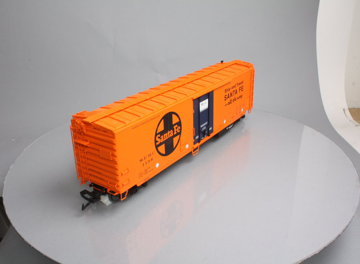 USA Trains 16701 G Santa Fe "Ship and Travel" 50' Mechanical Refrigerator Car #1