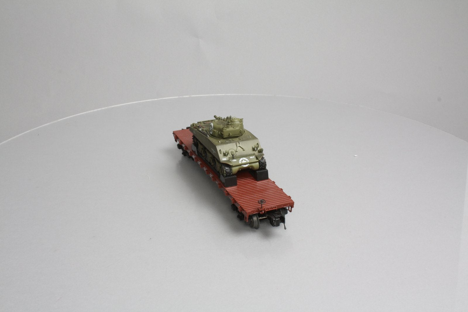 MTH 20-98741 50-TON 41' Wood Flat Car w/Sherman Tank