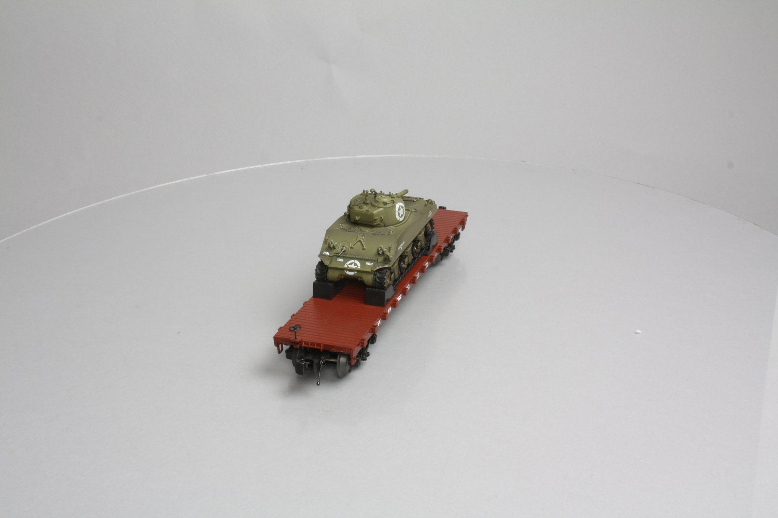 MTH 20-98741 50-TON 41' Wood Flat Car w/Sherman Tank