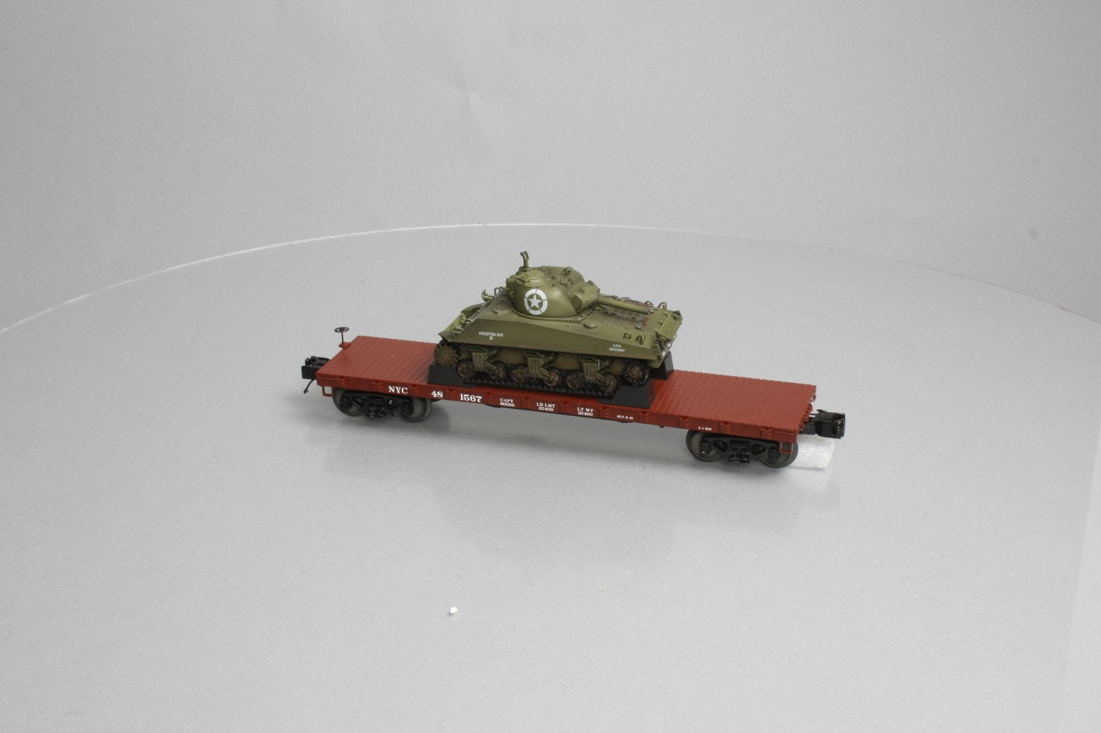 MTH 20-98741 50-TON 41' Wood Flat Car w/Sherman Tank