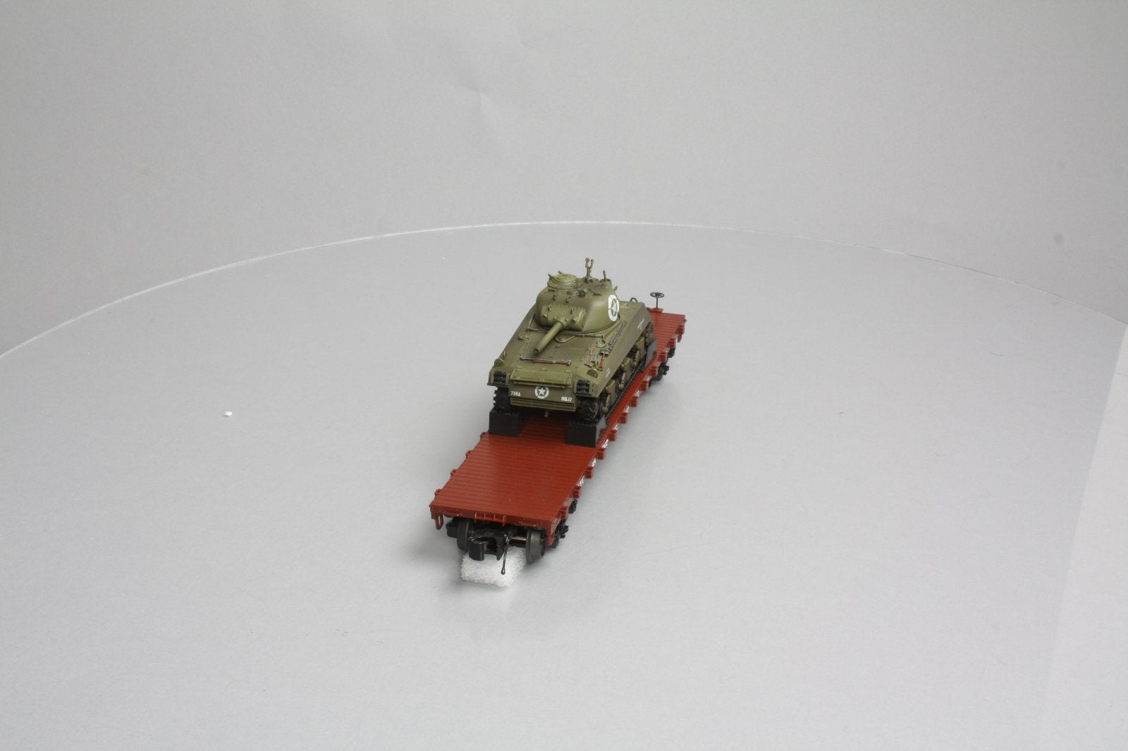 MTH 20-98741 50-TON 41' Wood Flat Car w/Sherman Tank