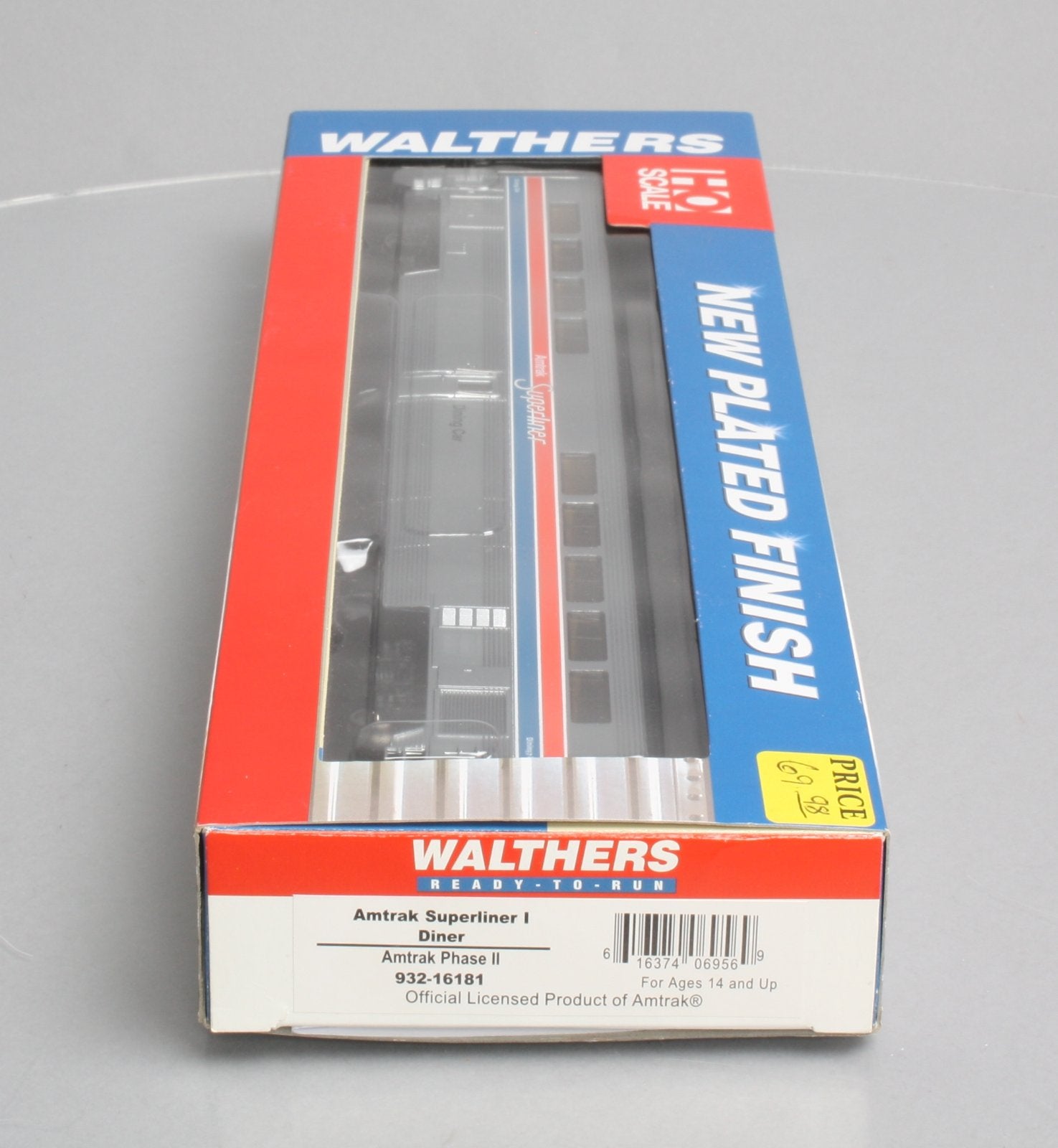 Walthers 932-16181 HO Scale Amtrak Superliner Diner Car