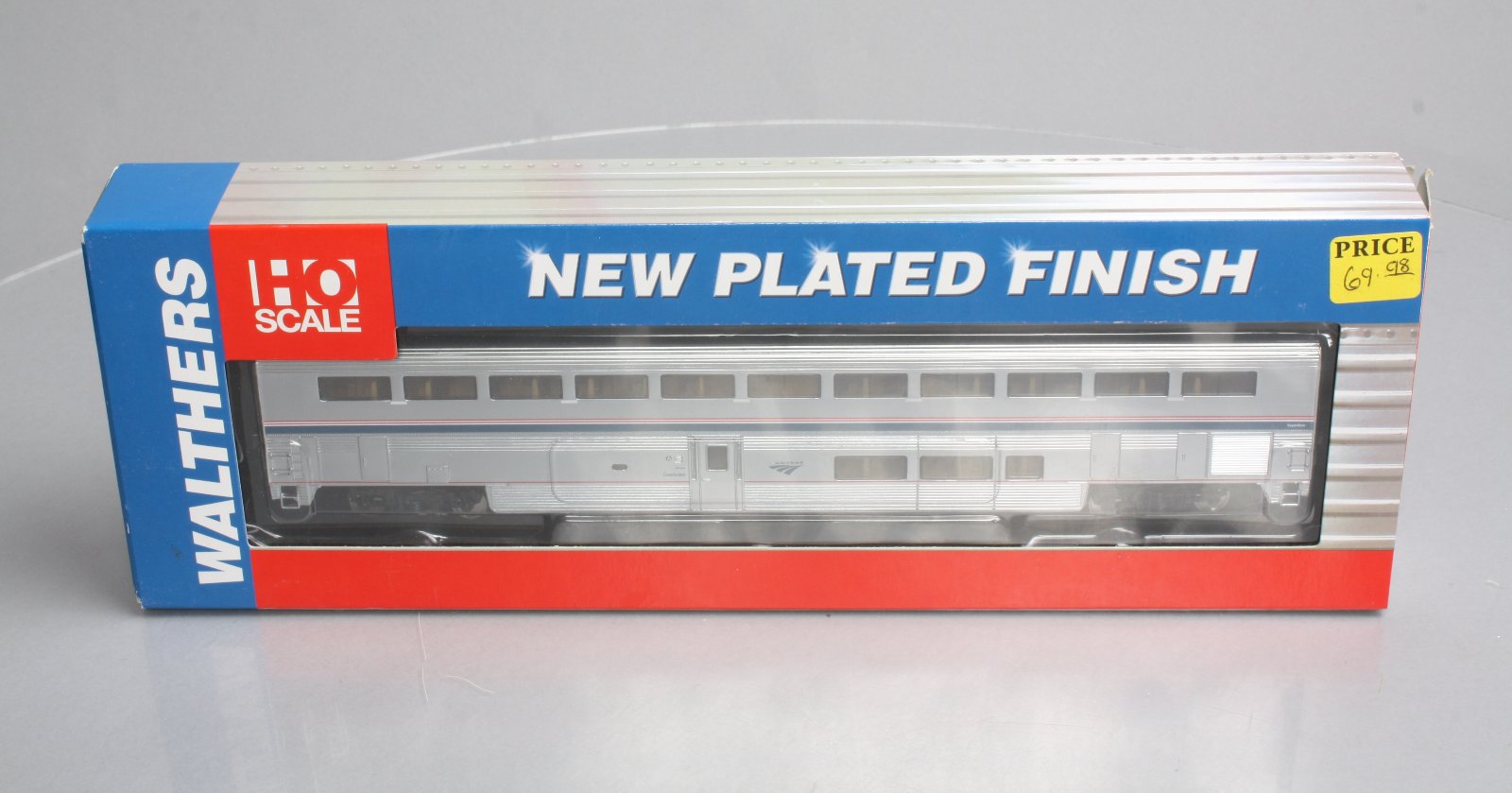 Walthers 932-16164 HO Scale Amtrak Superliner Coach Car