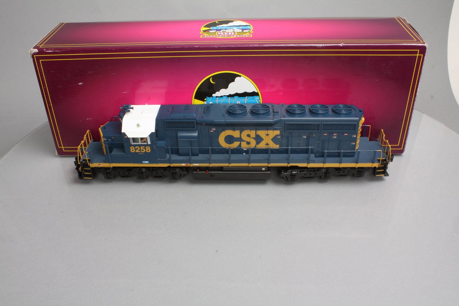 MTH 20-20150-1 CSX SD-40-2 Diesel Engine #8258 w/PS2