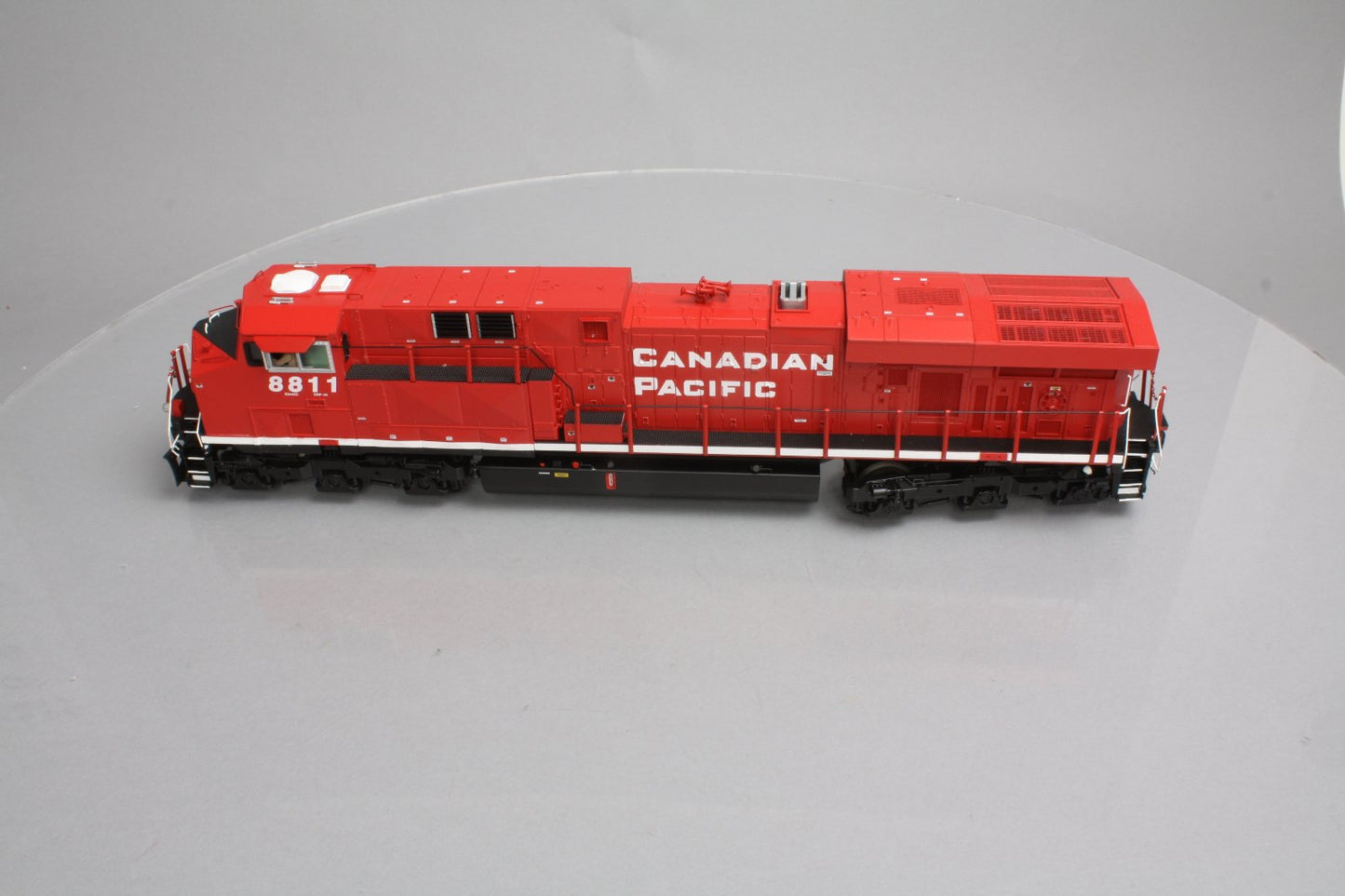 MTH 20-20286-1 O Canadian Pacific ES44AC Diesel Locomotive #8811 w/PS3 (Hi-Rail)