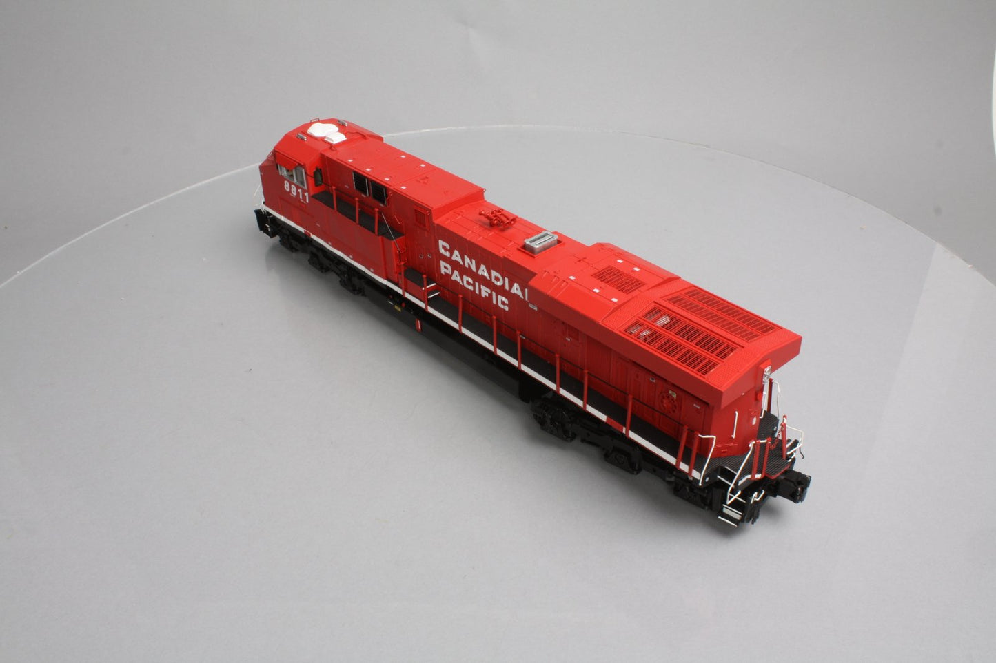 MTH 20-20286-1 O Canadian Pacific ES44AC Diesel Locomotive #8811 w/PS3 (Hi-Rail)