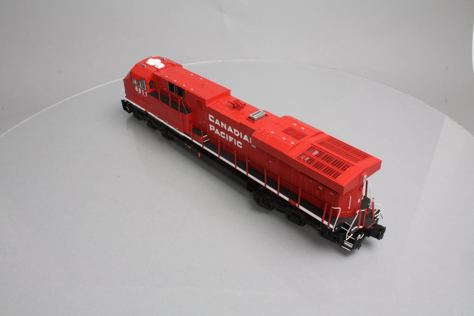 MTH 20-20286-1 O Canadian Pacific ES44AC Diesel Locomotive #8811 w/PS3 (Hi-Rail)