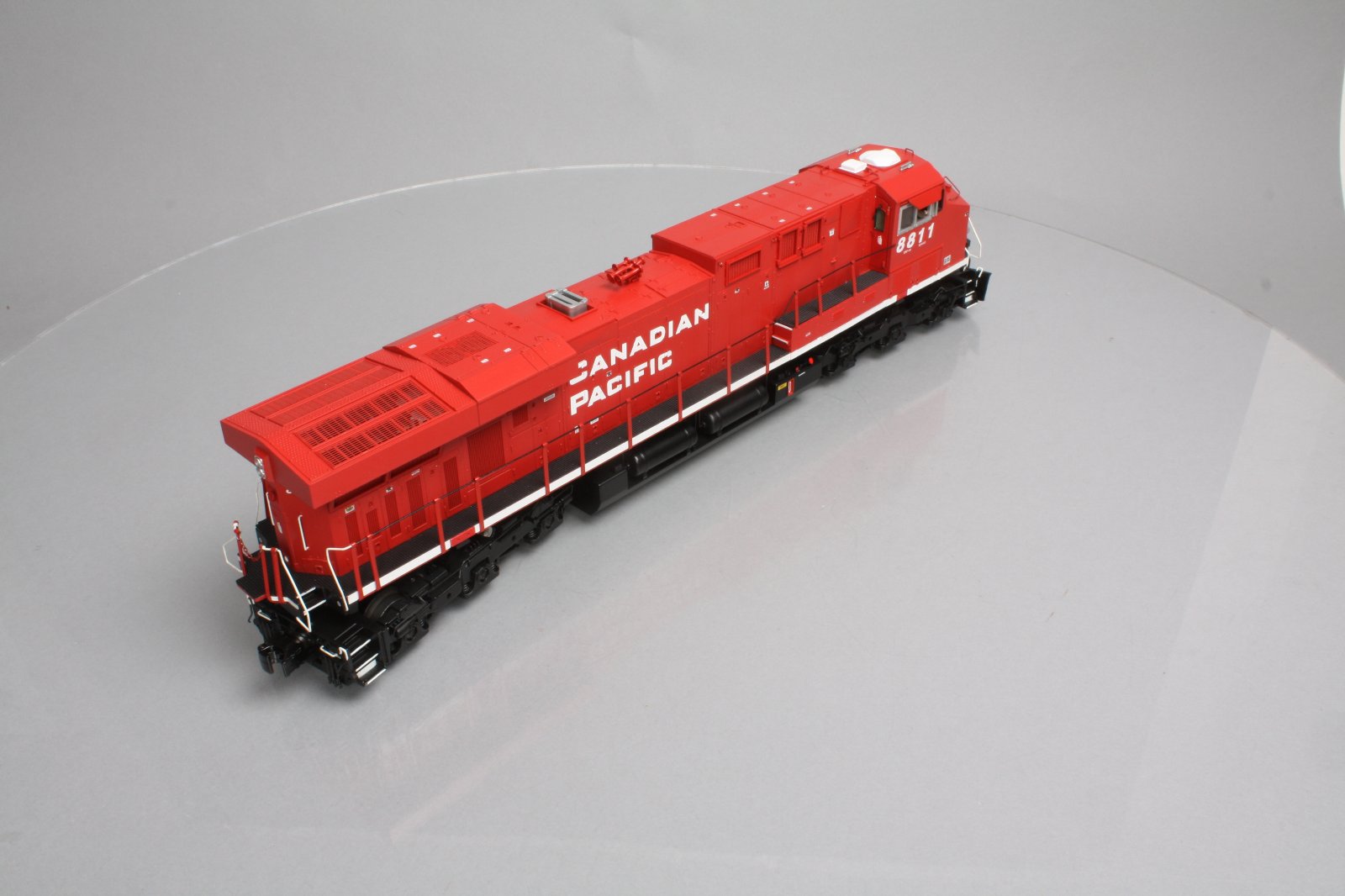MTH 20-20286-1 O Canadian Pacific ES44AC Diesel Locomotive #8811 w/PS3 (Hi-Rail)