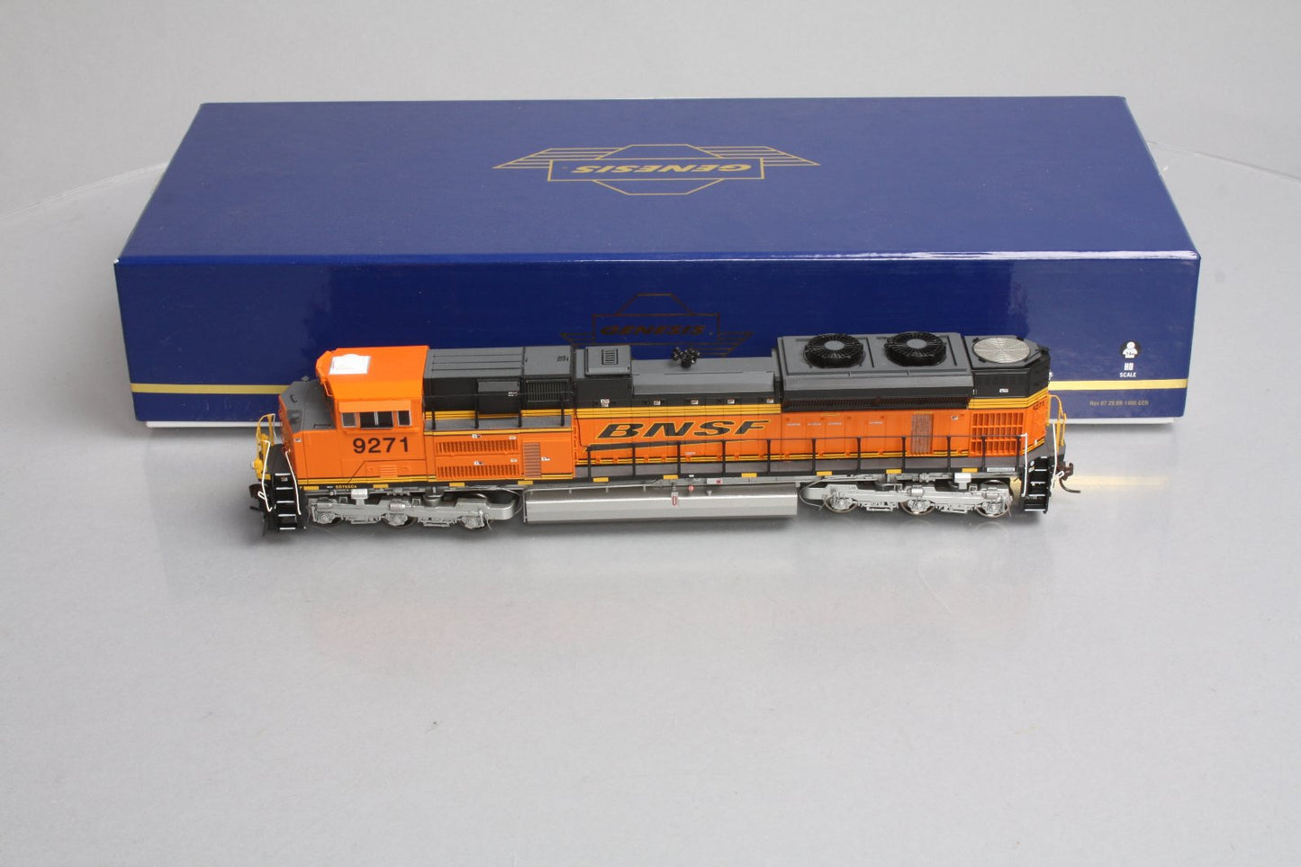 Athearn G68514 HO Scale BNSF SD70ACe Diesel Locomotive #9271