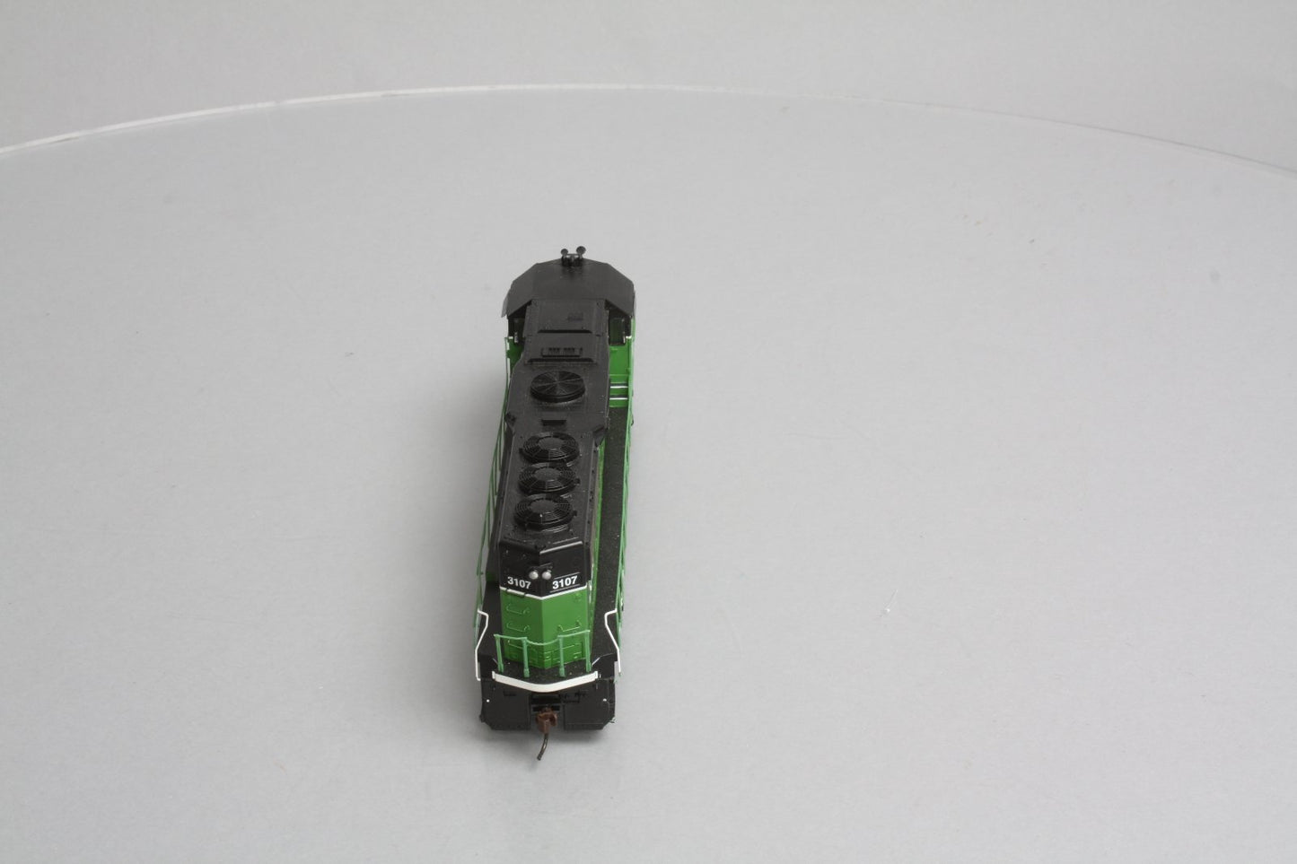 Athearn 77835 HO Scale Burlington Nothern GP50 Diesel Locomotive #3107