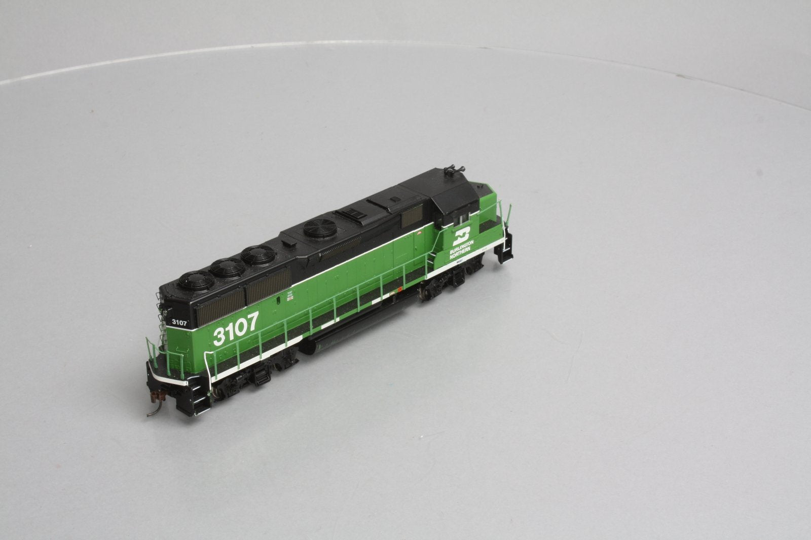 Athearn 77835 HO Scale Burlington Nothern GP50 Diesel Locomotive #3107