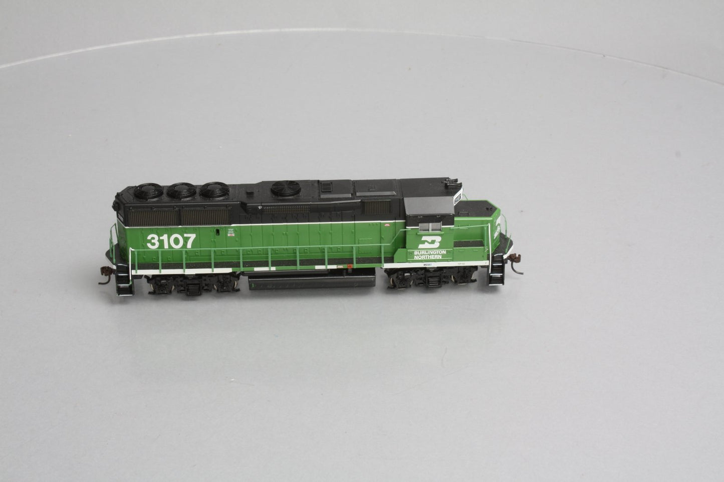 Athearn 77835 HO Scale Burlington Nothern GP50 Diesel Locomotive #3107