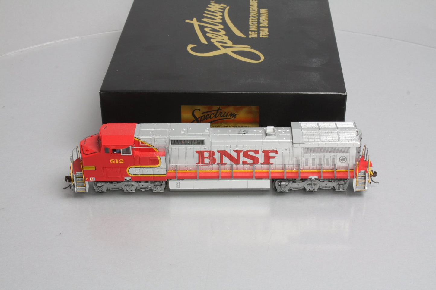 Bachmann 83506 HO Scale BNSF Dash 8-40CW Diesel Locomotive #812 with DCC