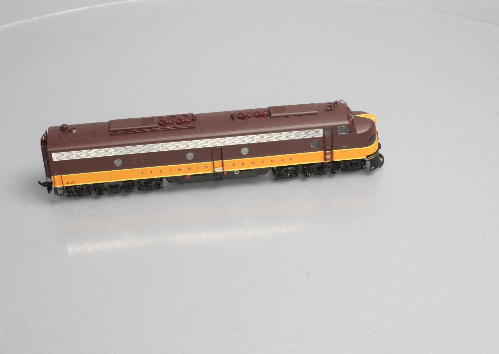 Proto 2000 8712 HO Scale Illinois Central E8/9 Diesel Locomotive #4025
